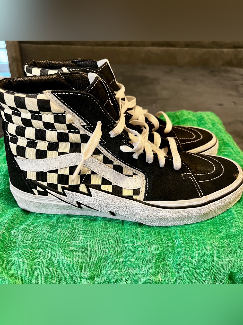 Vans Sk8-Hi (Bolt) Black/White Checker Suede Canvas Shoes Men’s 9.5 11 Wms